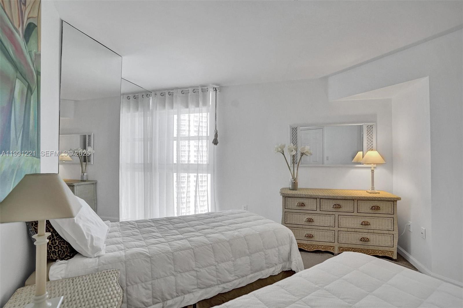 LA GORCE PALACE CONDO - Residential Lease