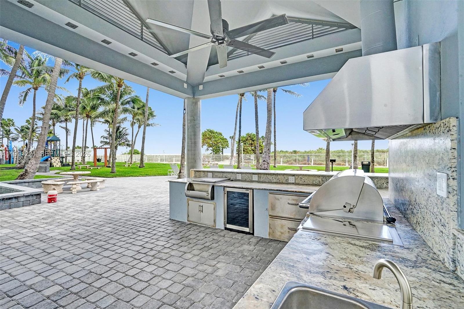 LA GORCE PALACE CONDO - Residential Lease