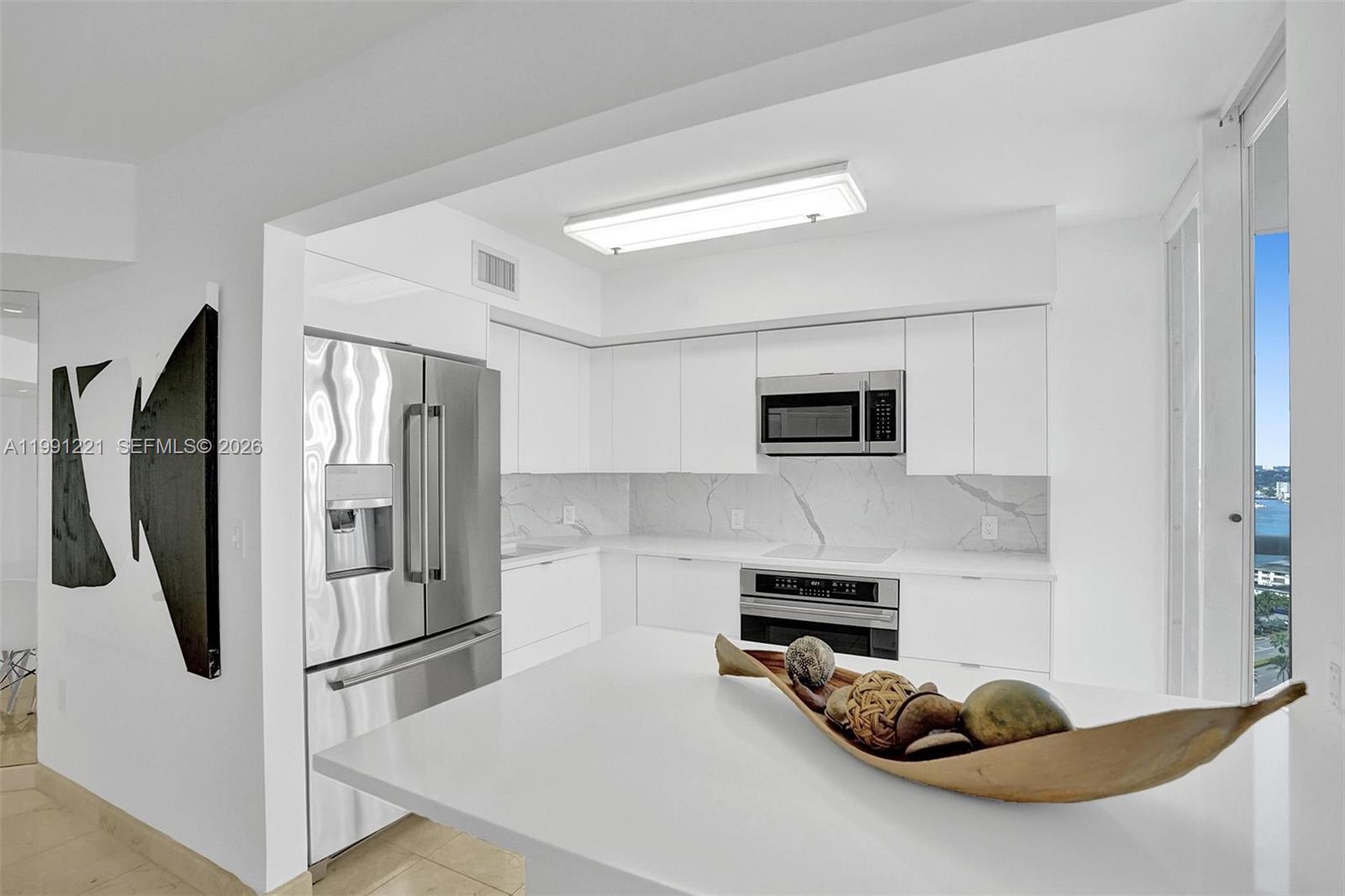 LA GORCE PALACE CONDO - Residential Lease