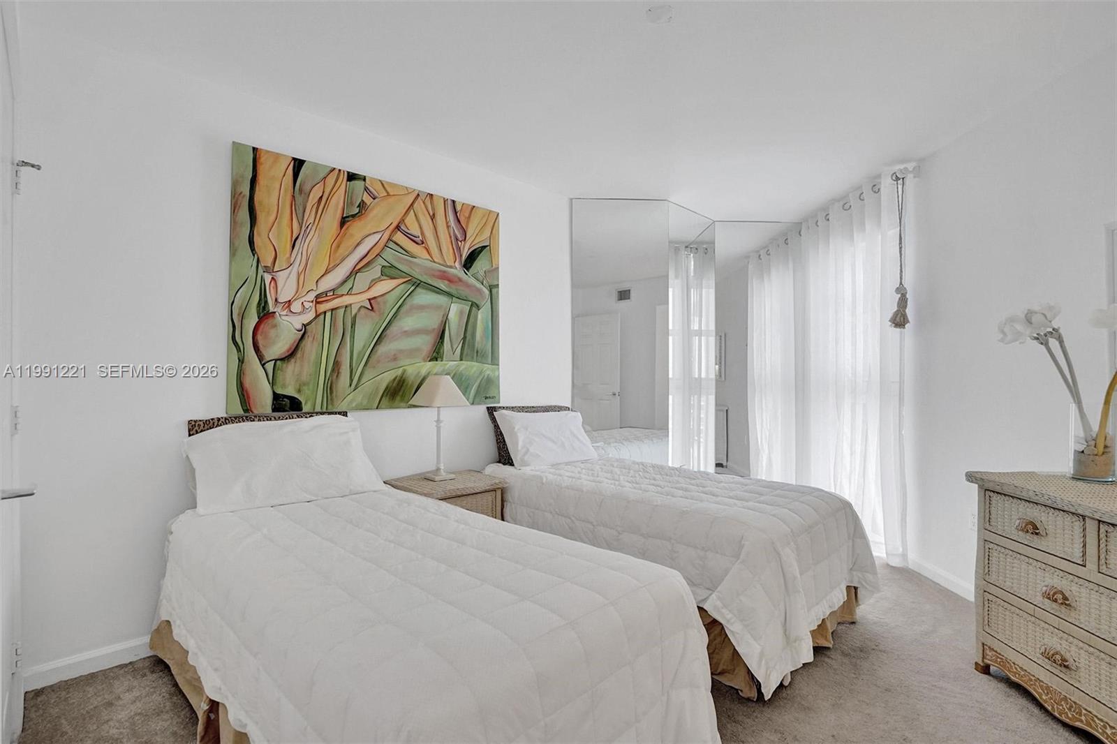 LA GORCE PALACE CONDO - Residential Lease