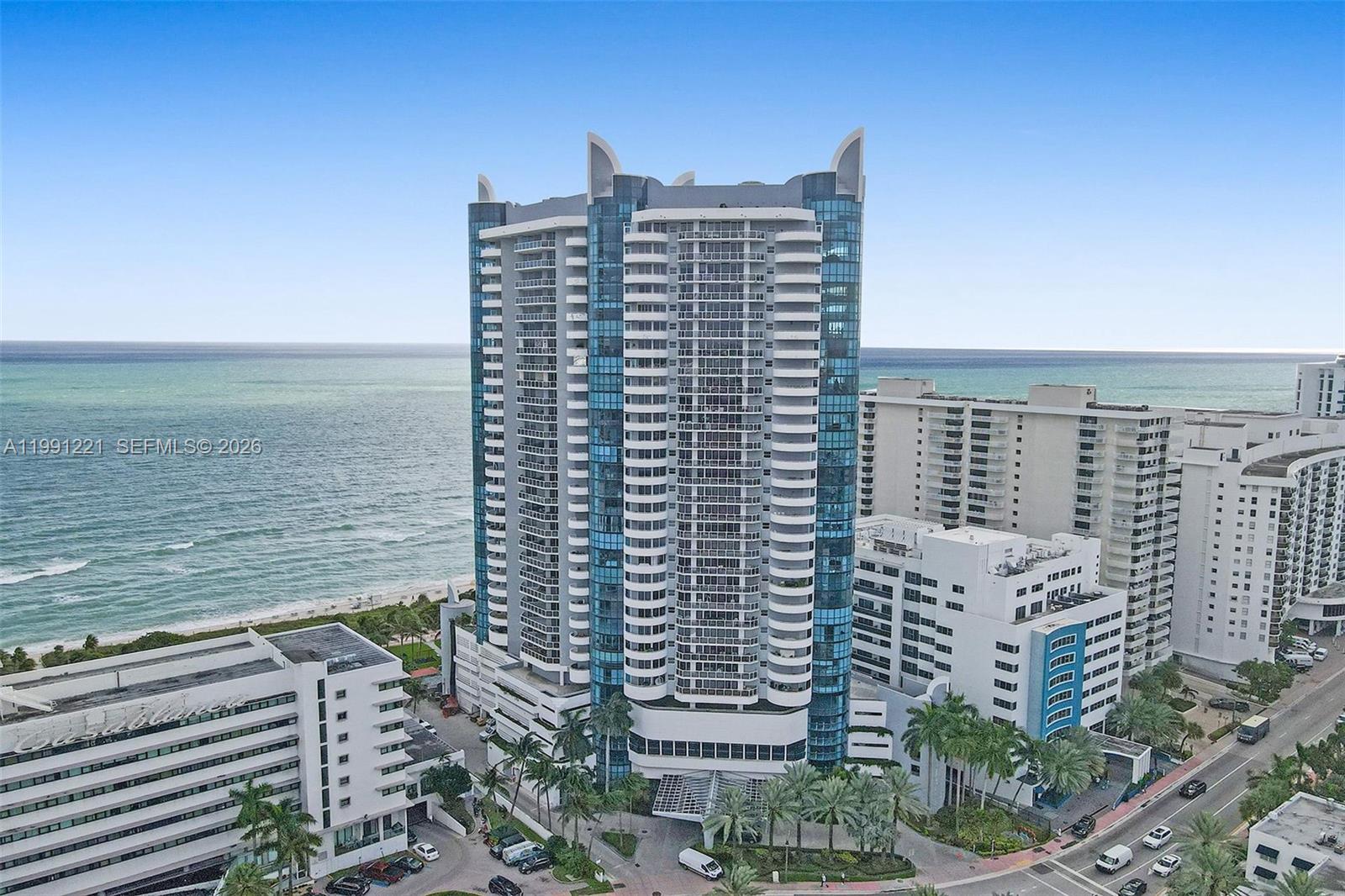LA GORCE PALACE CONDO - Residential Lease