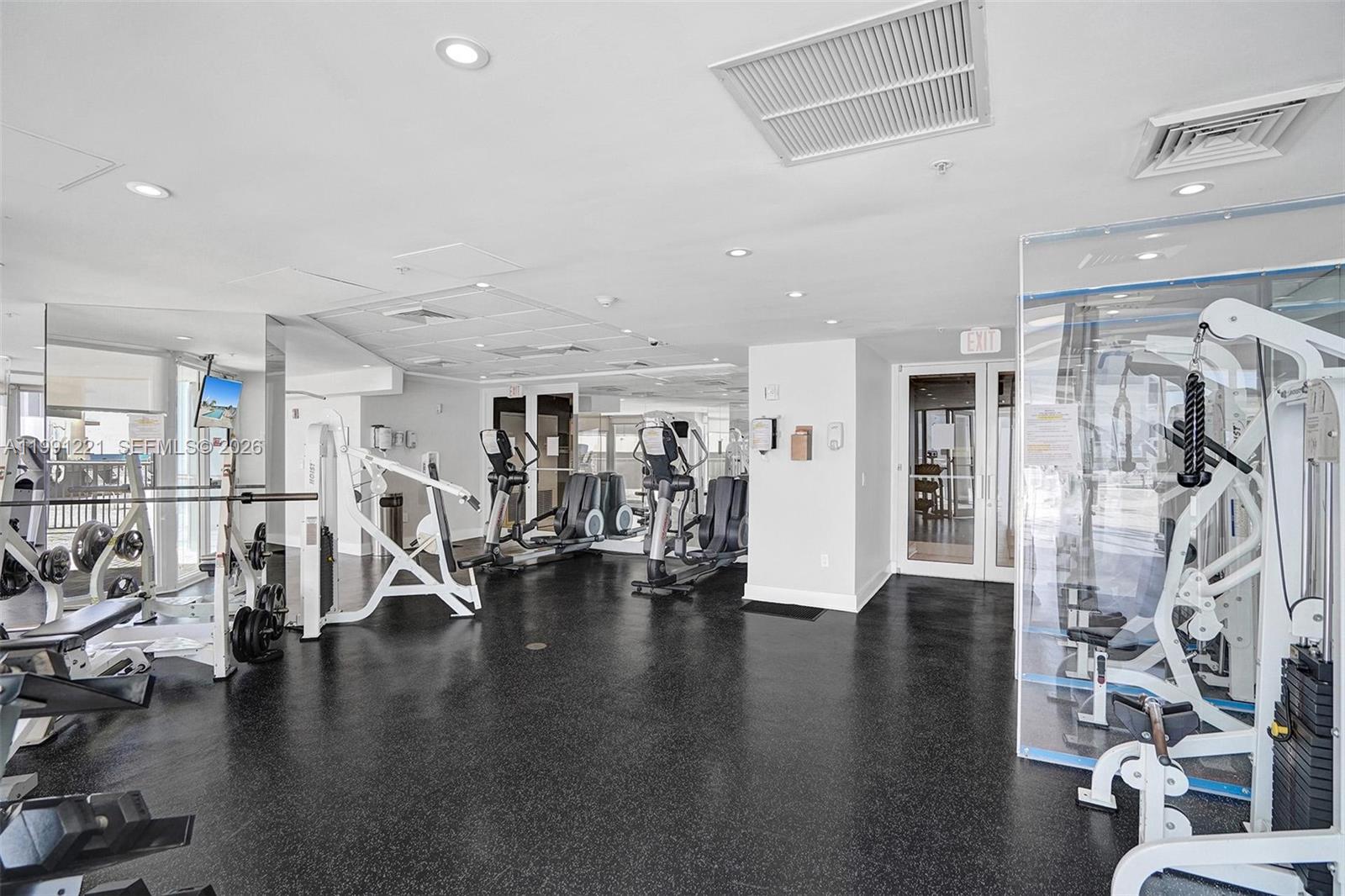 LA GORCE PALACE CONDO - Residential Lease