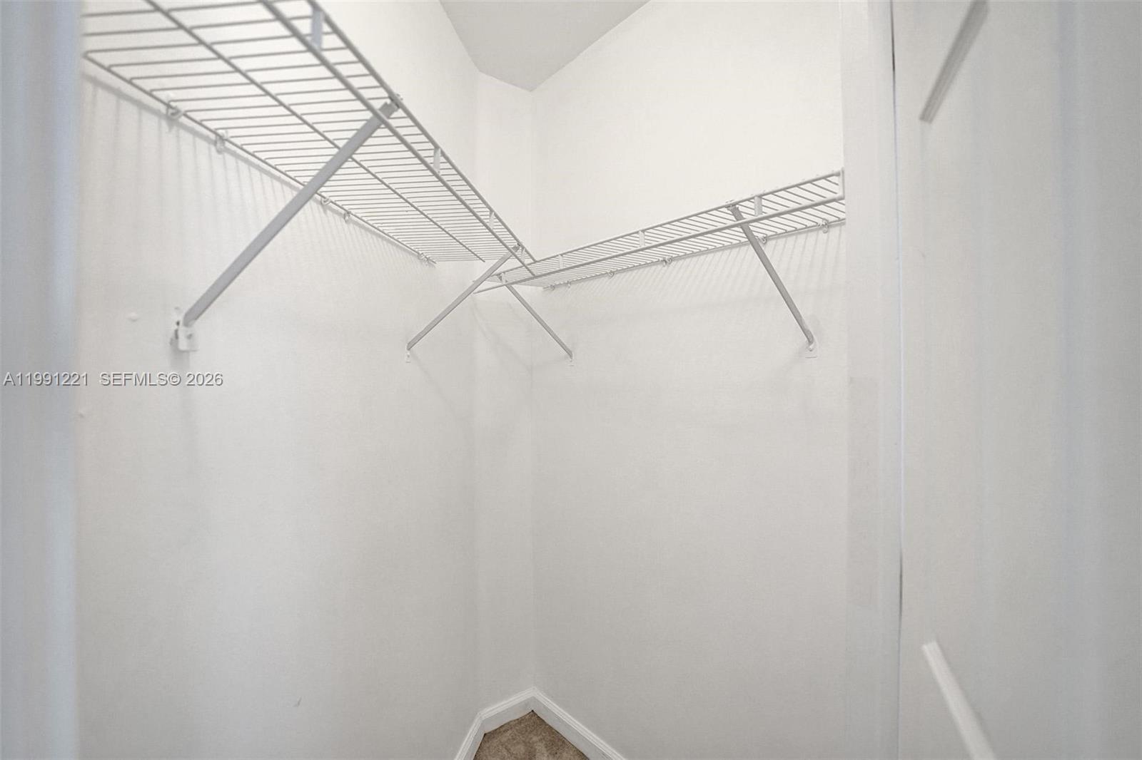 LA GORCE PALACE CONDO - Residential Lease