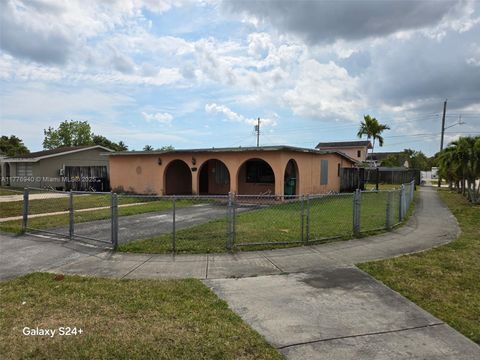 9980 SW 40th Ter Miami FL 33165