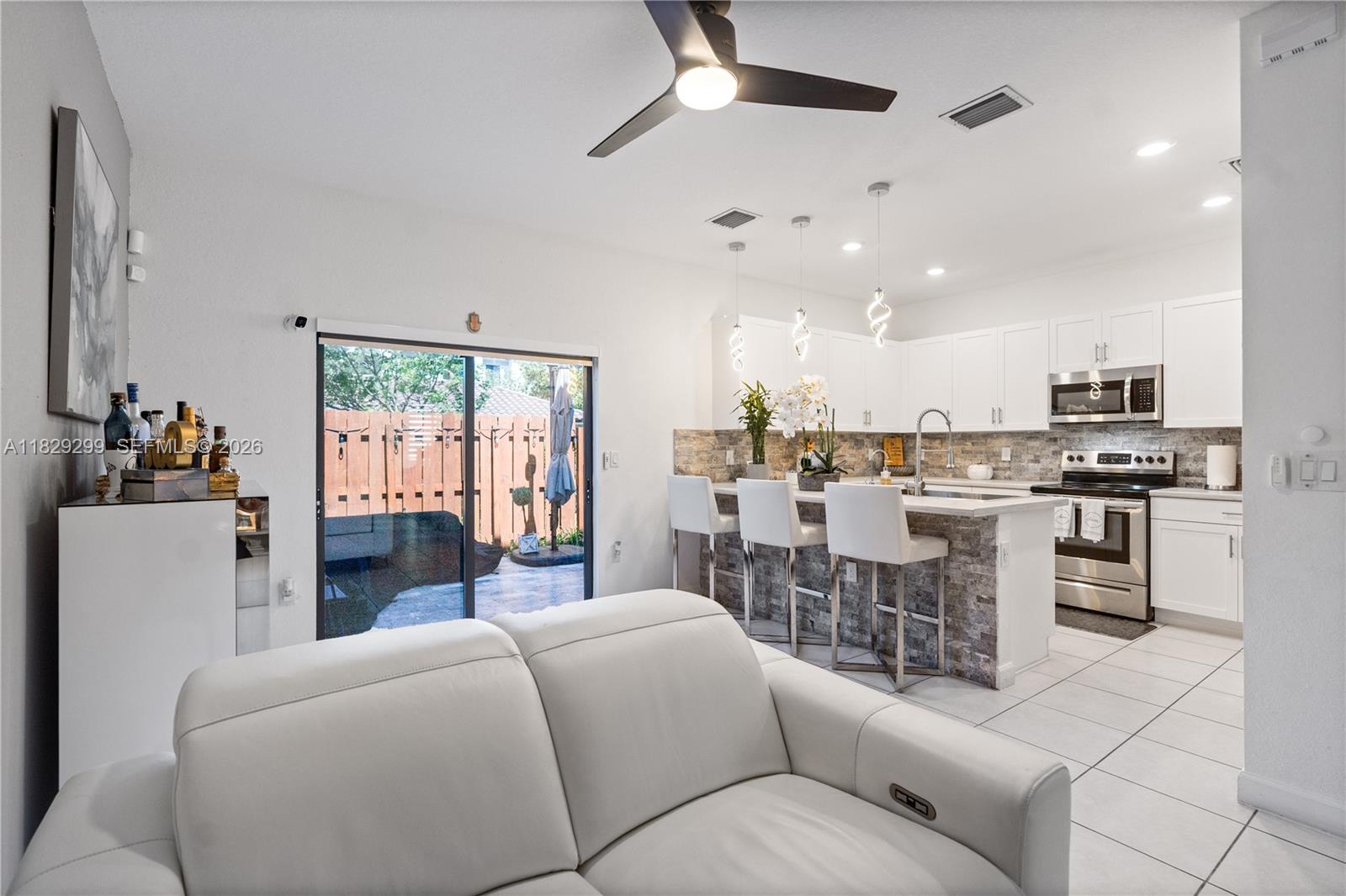 VIA VENTURA NEIGHBORHOOD - Residential