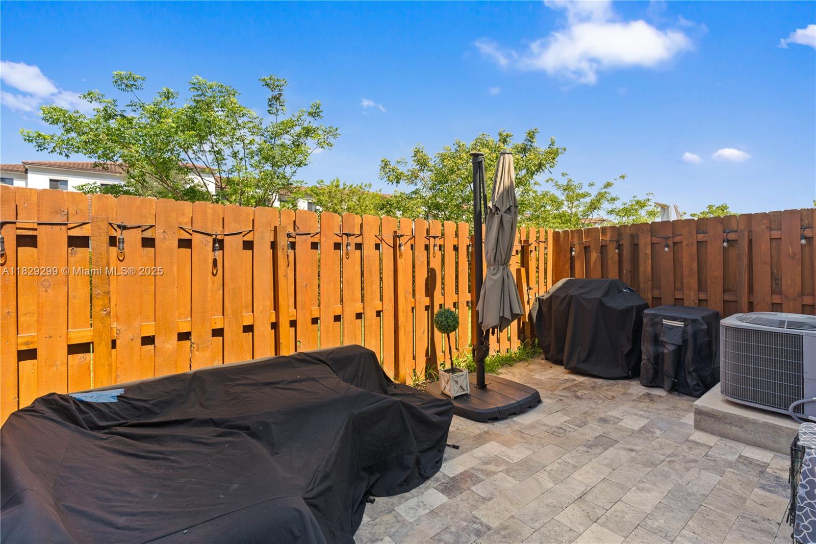 VIA VENTURA NEIGHBORHOOD - Residential