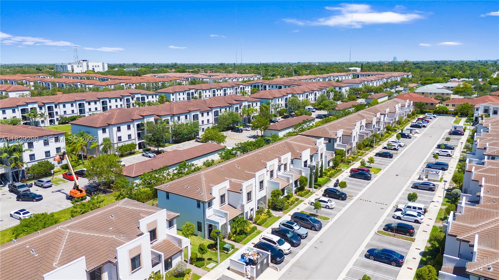 VIA VENTURA NEIGHBORHOOD - Residential