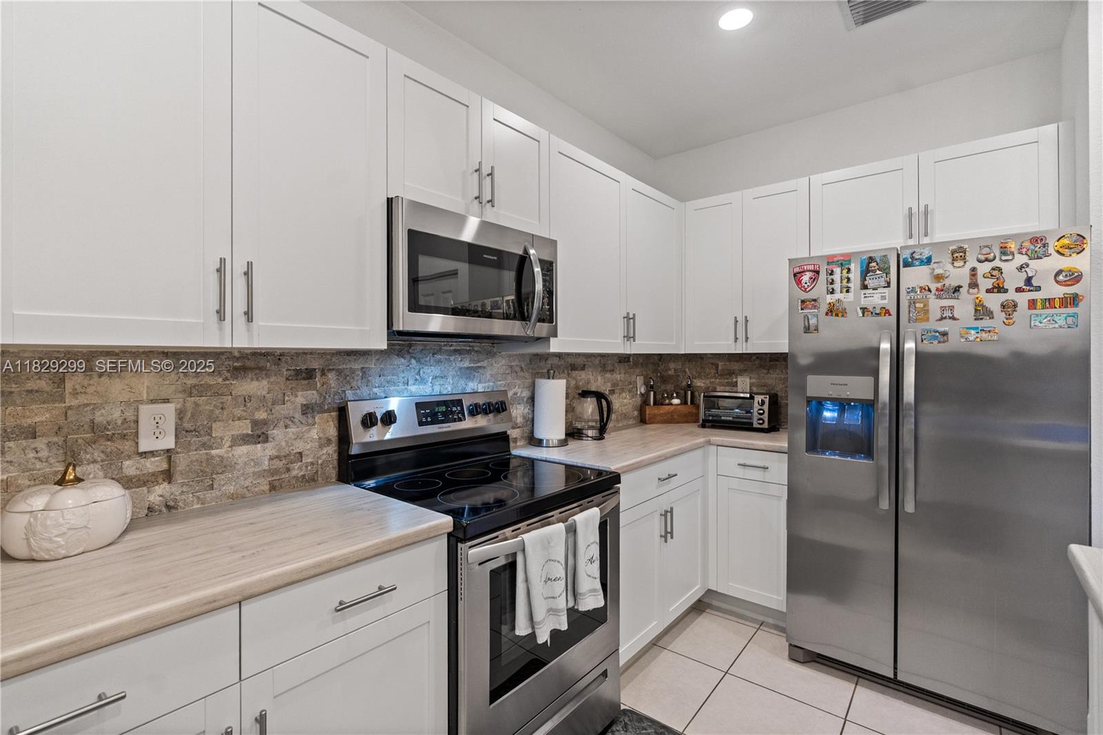 VIA VENTURA NEIGHBORHOOD - Residential