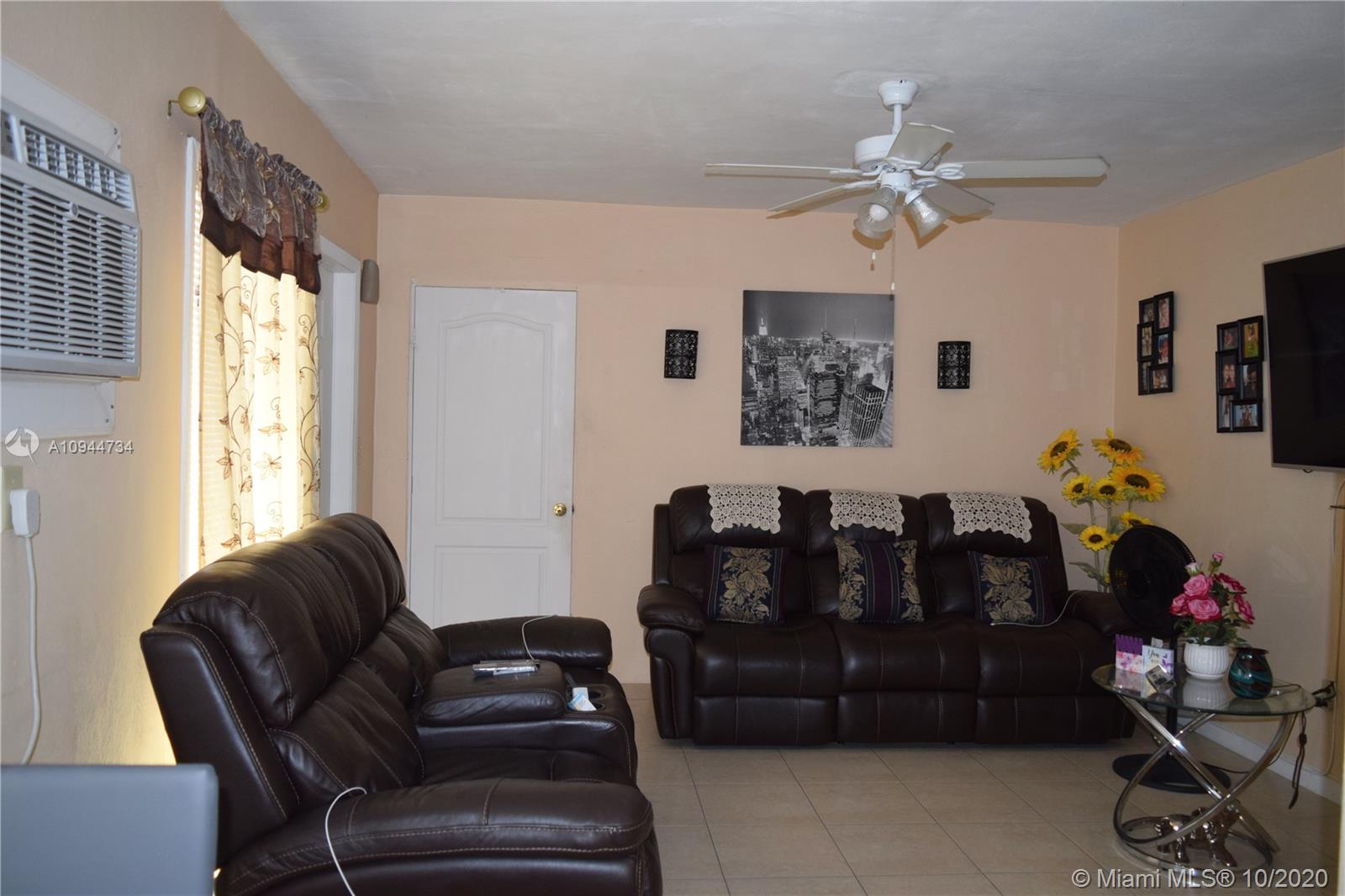 WESTWOOD LAKE 1ST ADDN - Residential