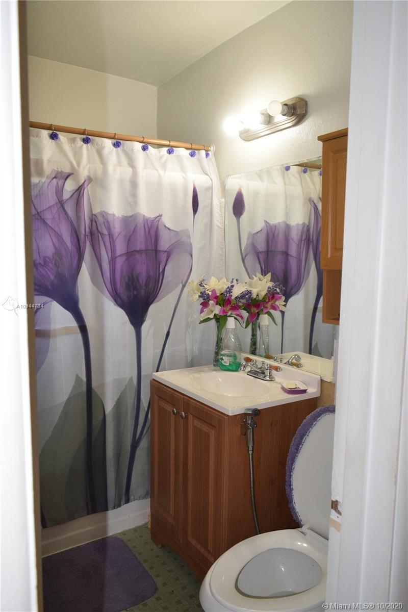 WESTWOOD LAKE 1ST ADDN - Residential