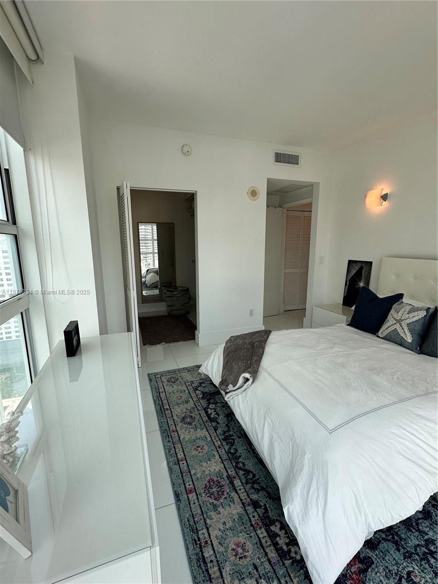 THE PLAZA - Residential Lease