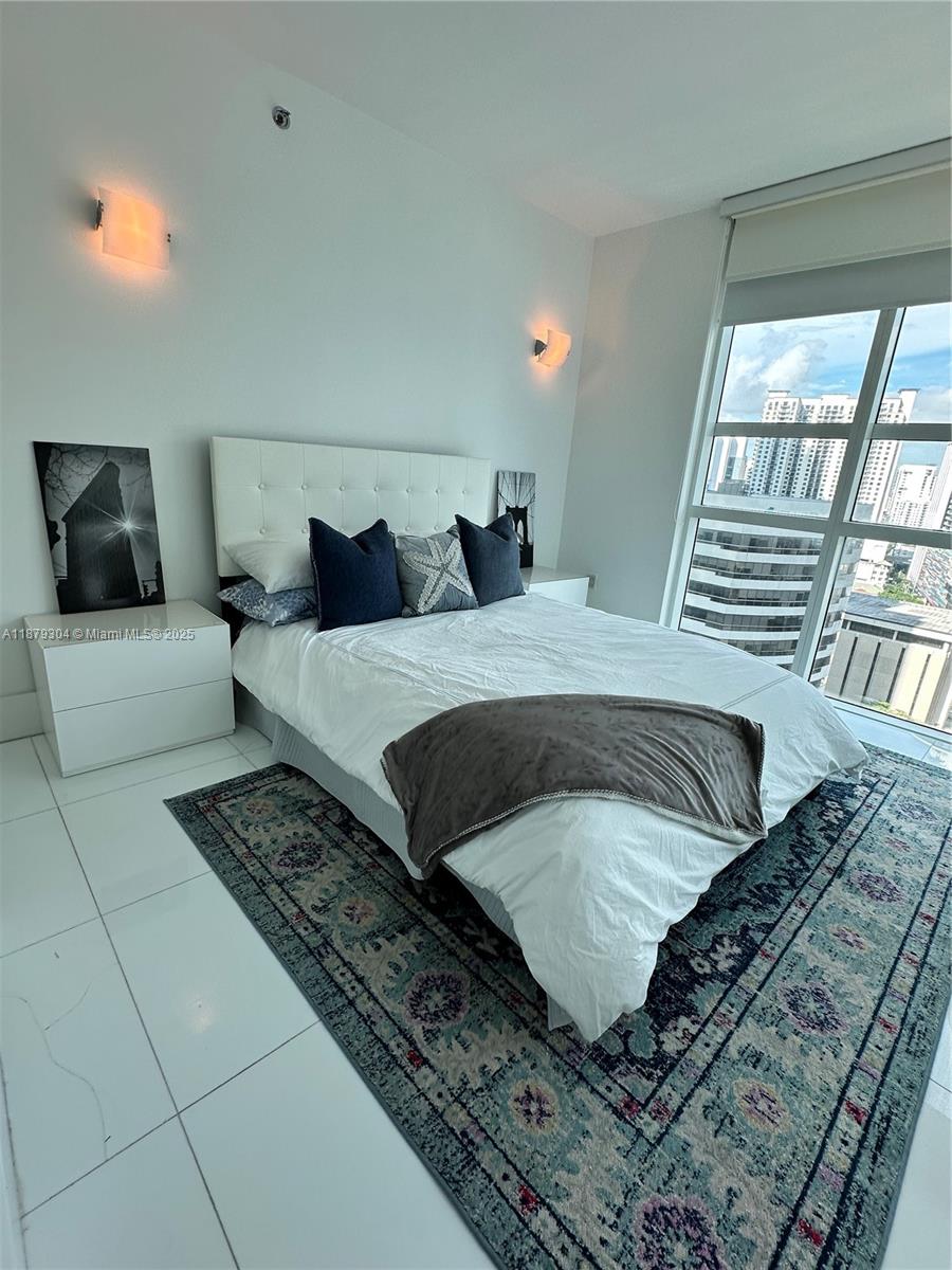 THE PLAZA - Residential Lease