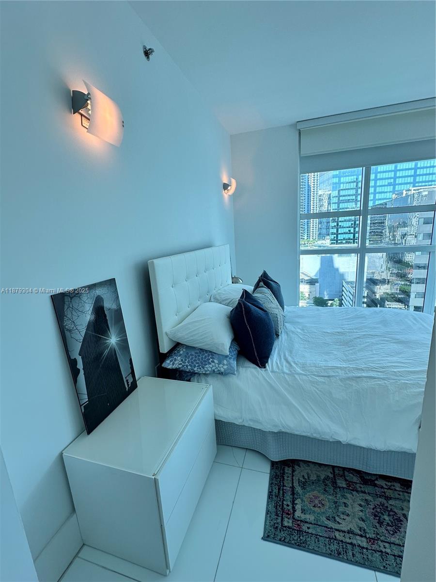 THE PLAZA - Residential Lease