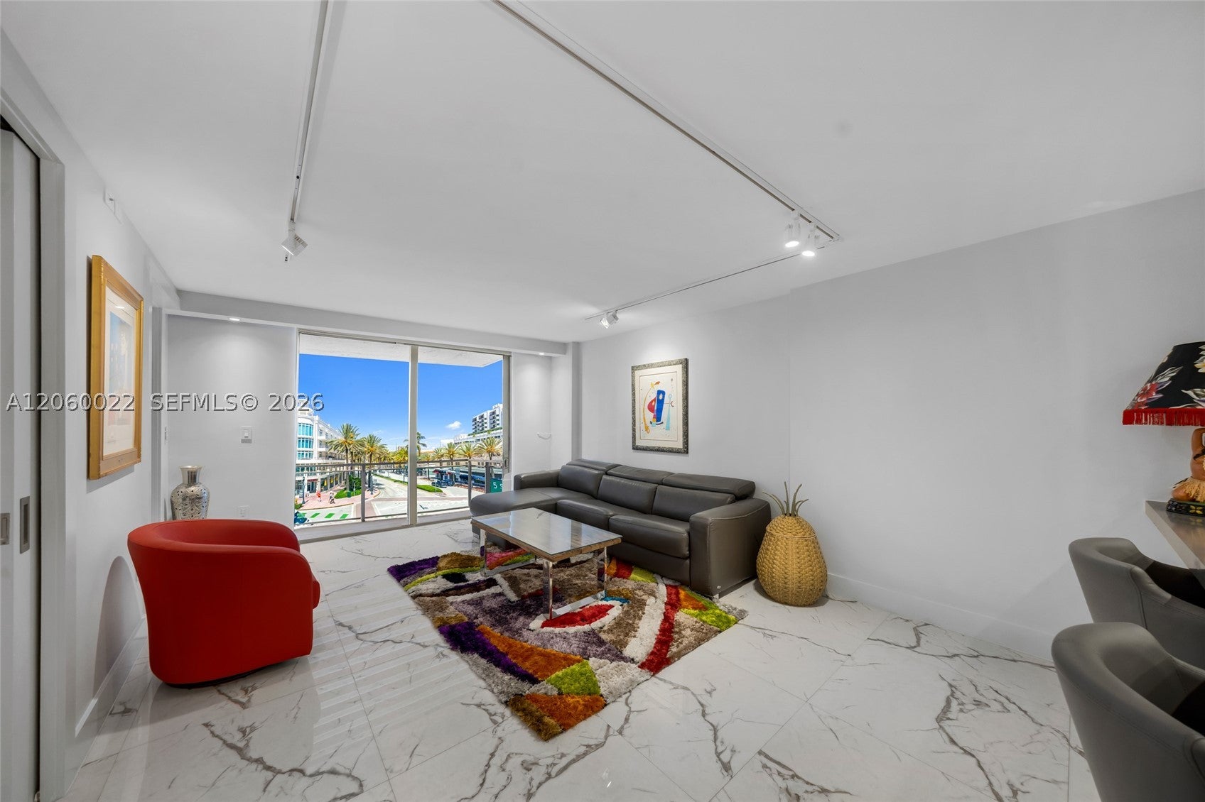 465 Ocean Dr 303
