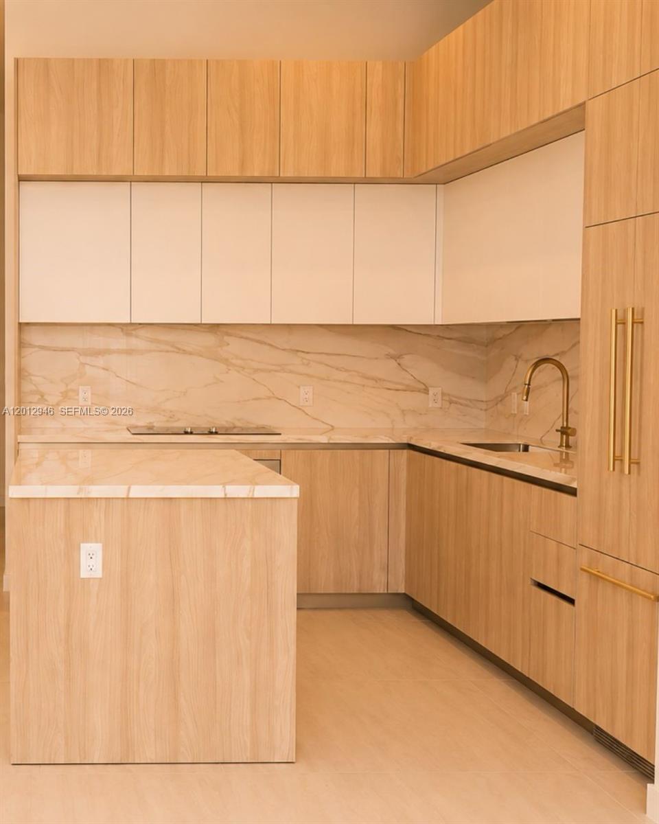 VICEROY RESIDENCE - Residential Lease
