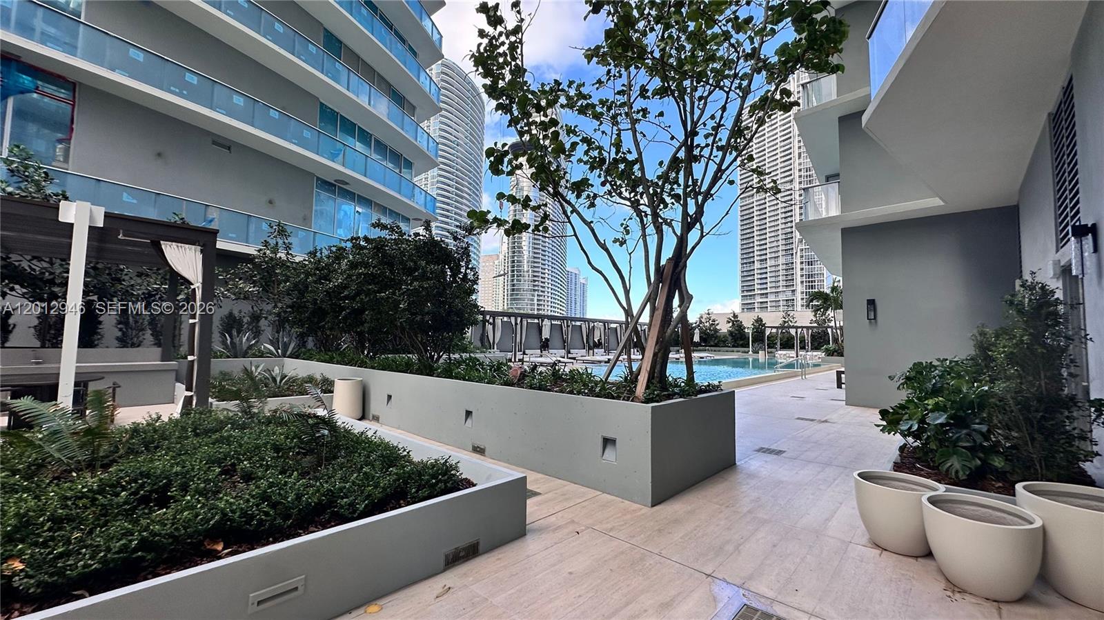 VICEROY RESIDENCE - Residential Lease