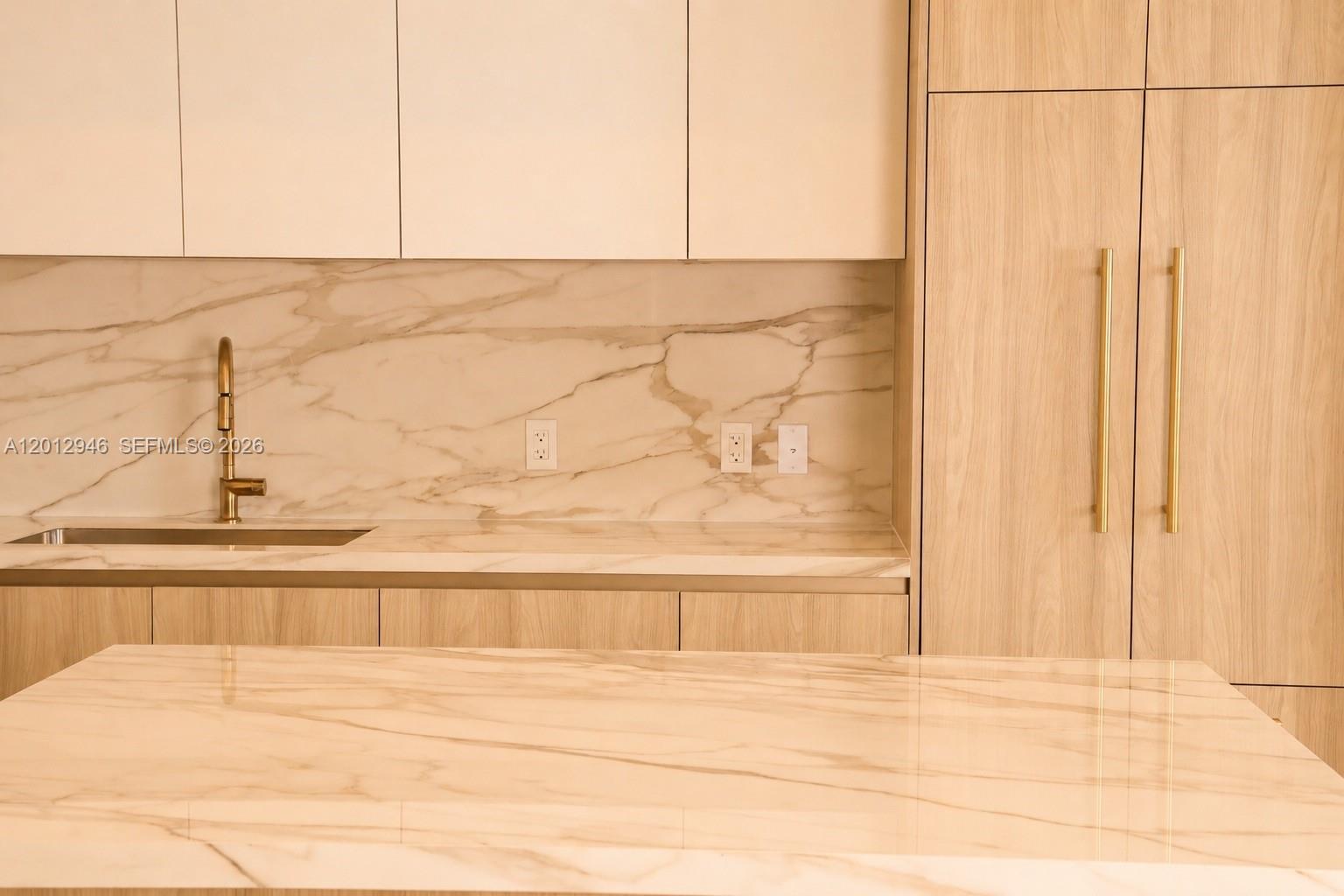 VICEROY RESIDENCE - Residential Lease