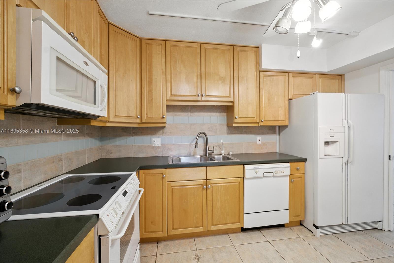 PALM AIRE - Residential Lease