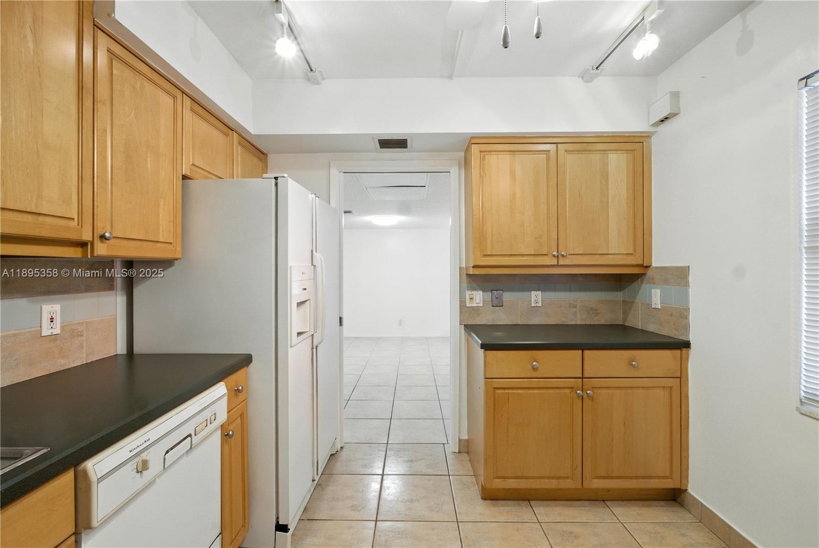 PALM AIRE - Residential Lease