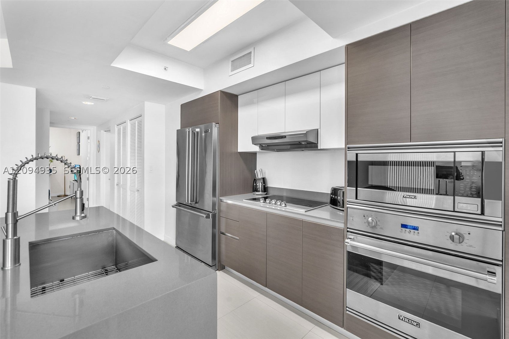 9821 E Bay Harbor Dr 501
