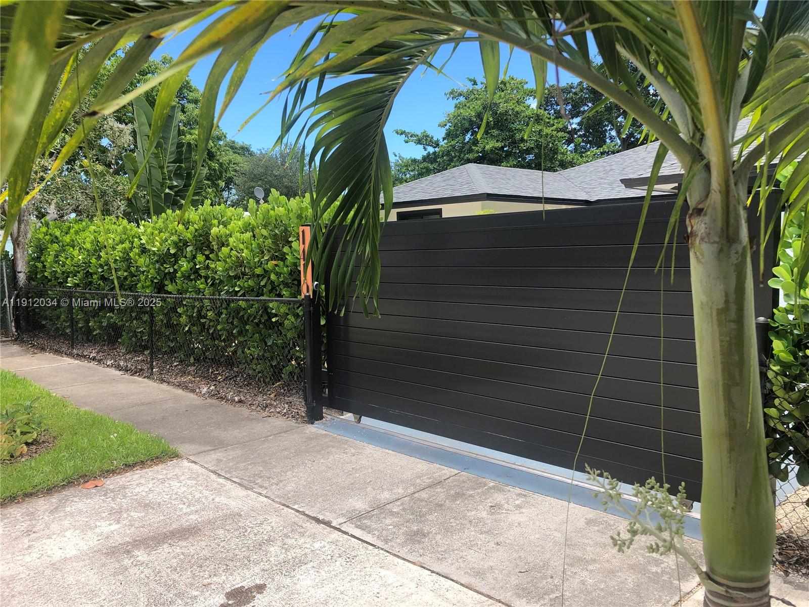 CHATEAU PARK SEC - Residential Lease