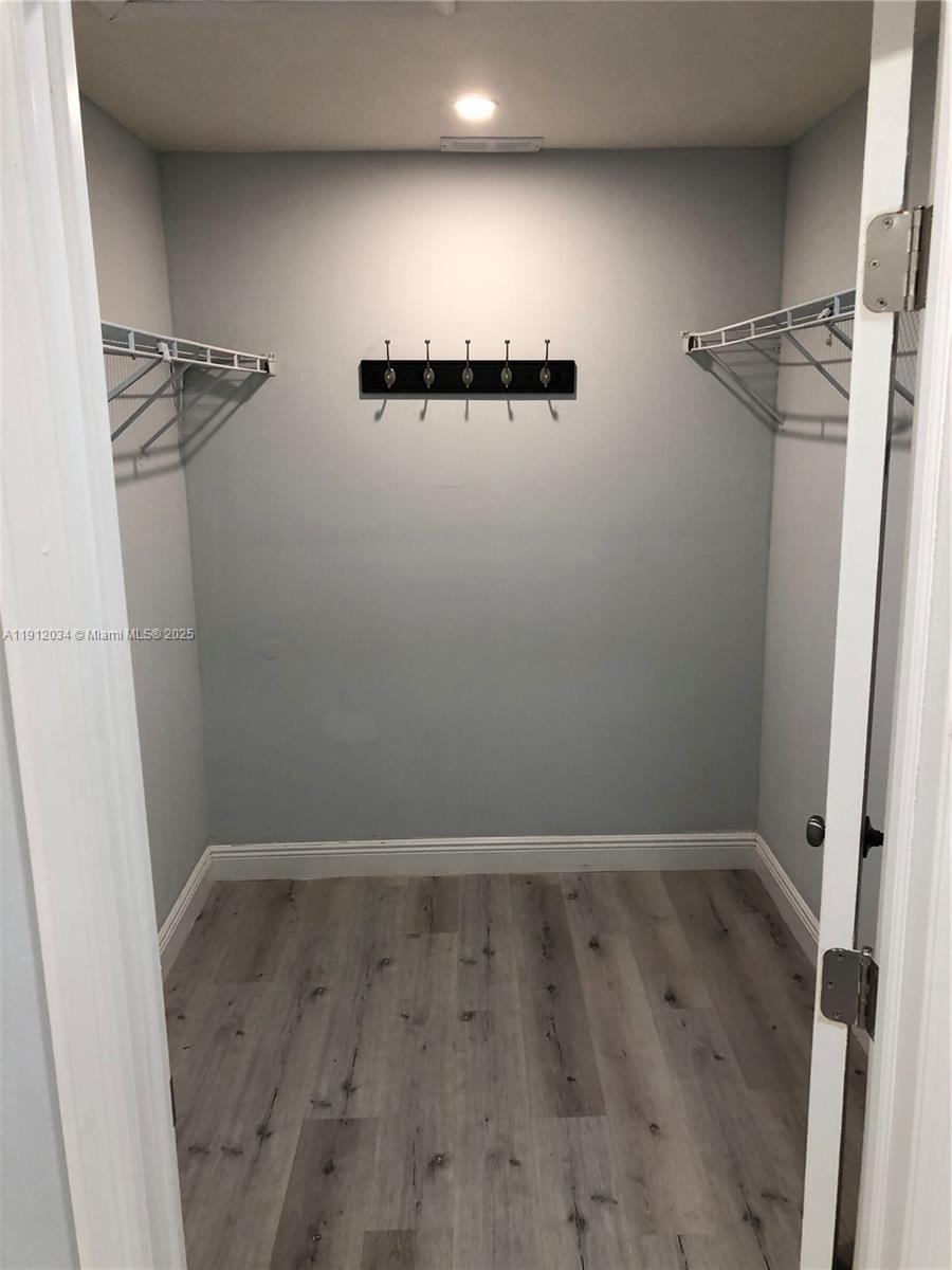 CHATEAU PARK SEC - Residential Lease