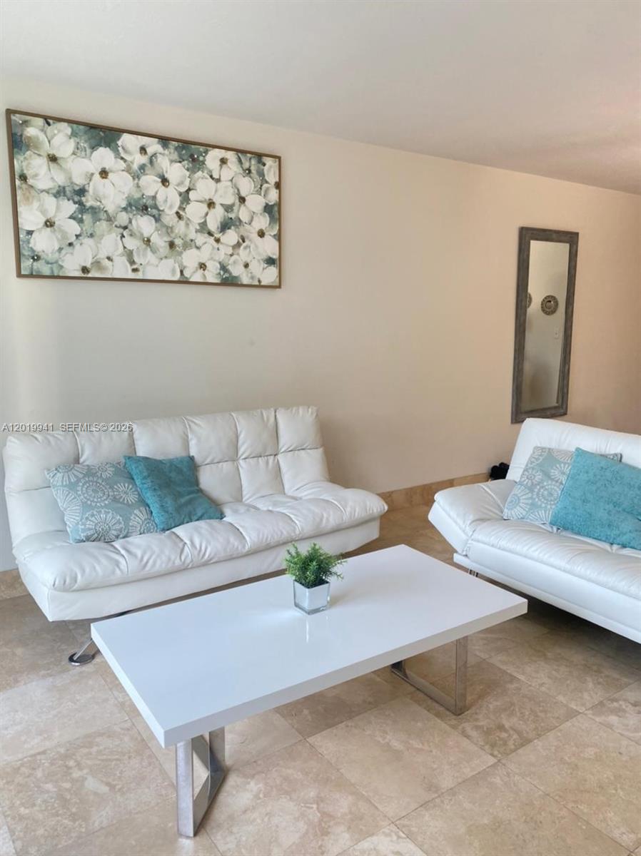TIDES ON HOLLYWOOD BEACH - Residential