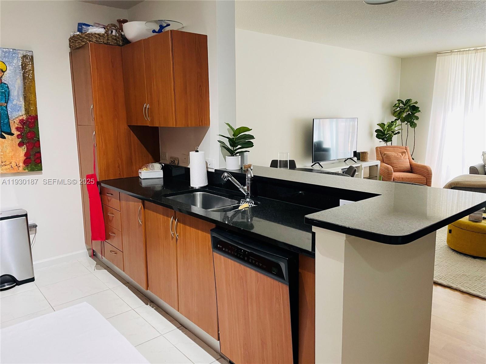 VENTURE AT AVENTURA WEST - Residential