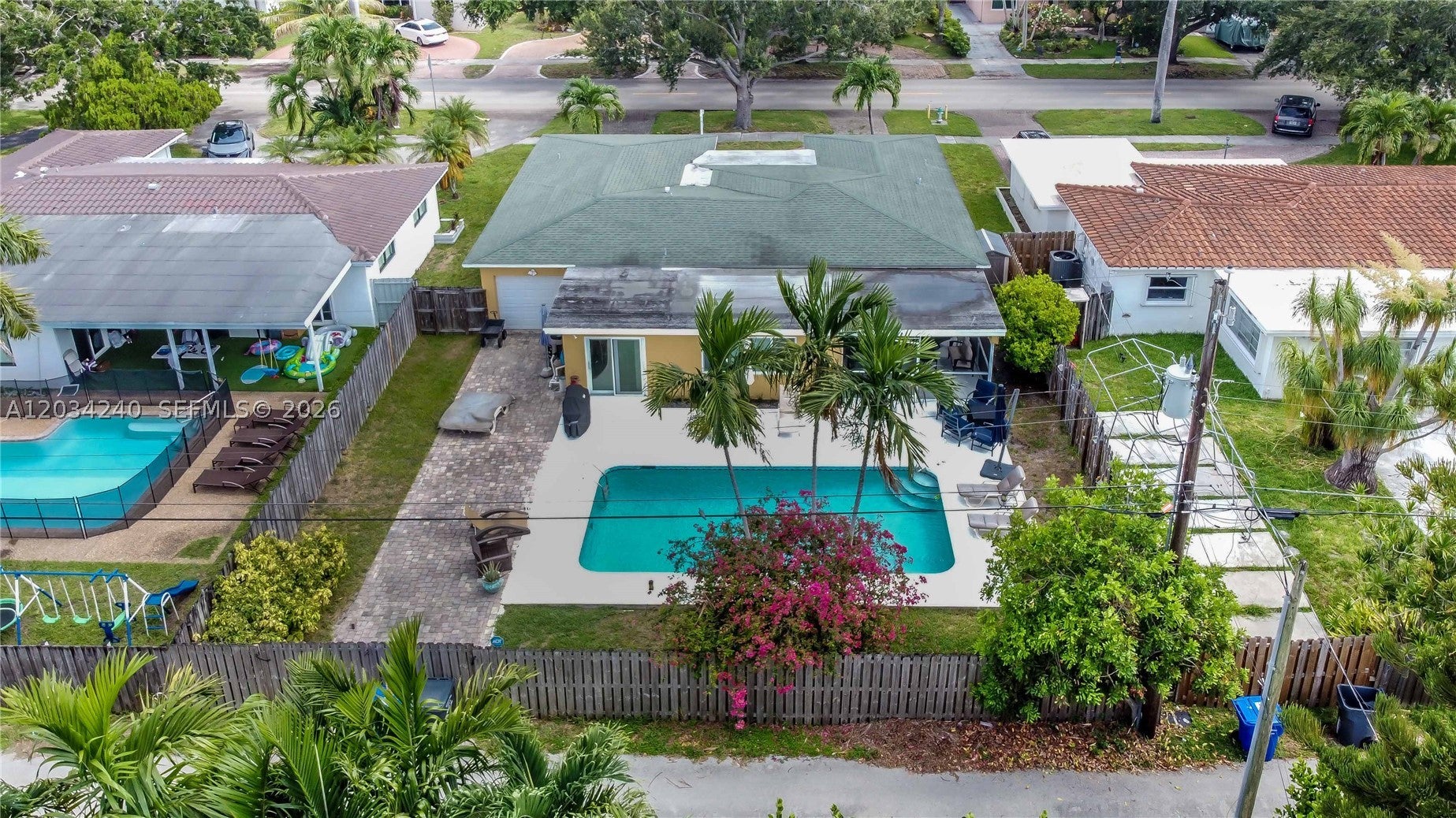 1324 Washington St, Hollywood, FL, 33019, USA, 3 Bedrooms Bedrooms, ,3 BathroomsBathrooms,Residential,Active,1324 Washington St,A12034240