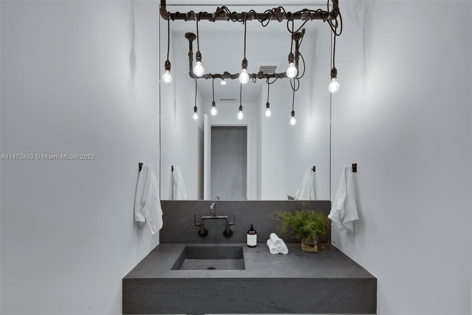 HIGH PINES REV PLAT OF 2N - Residential