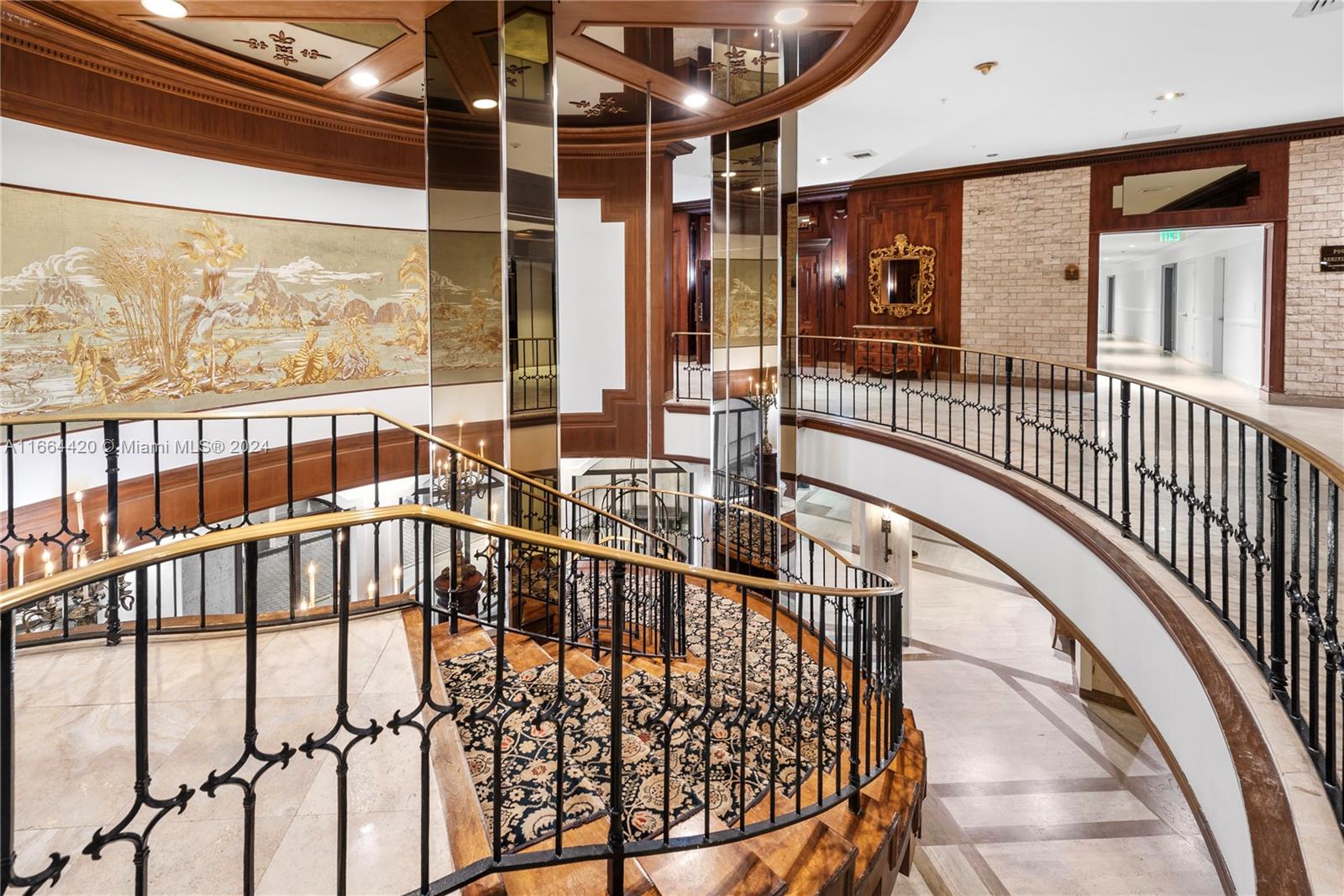MAISON GRANDE CONDO - Residential