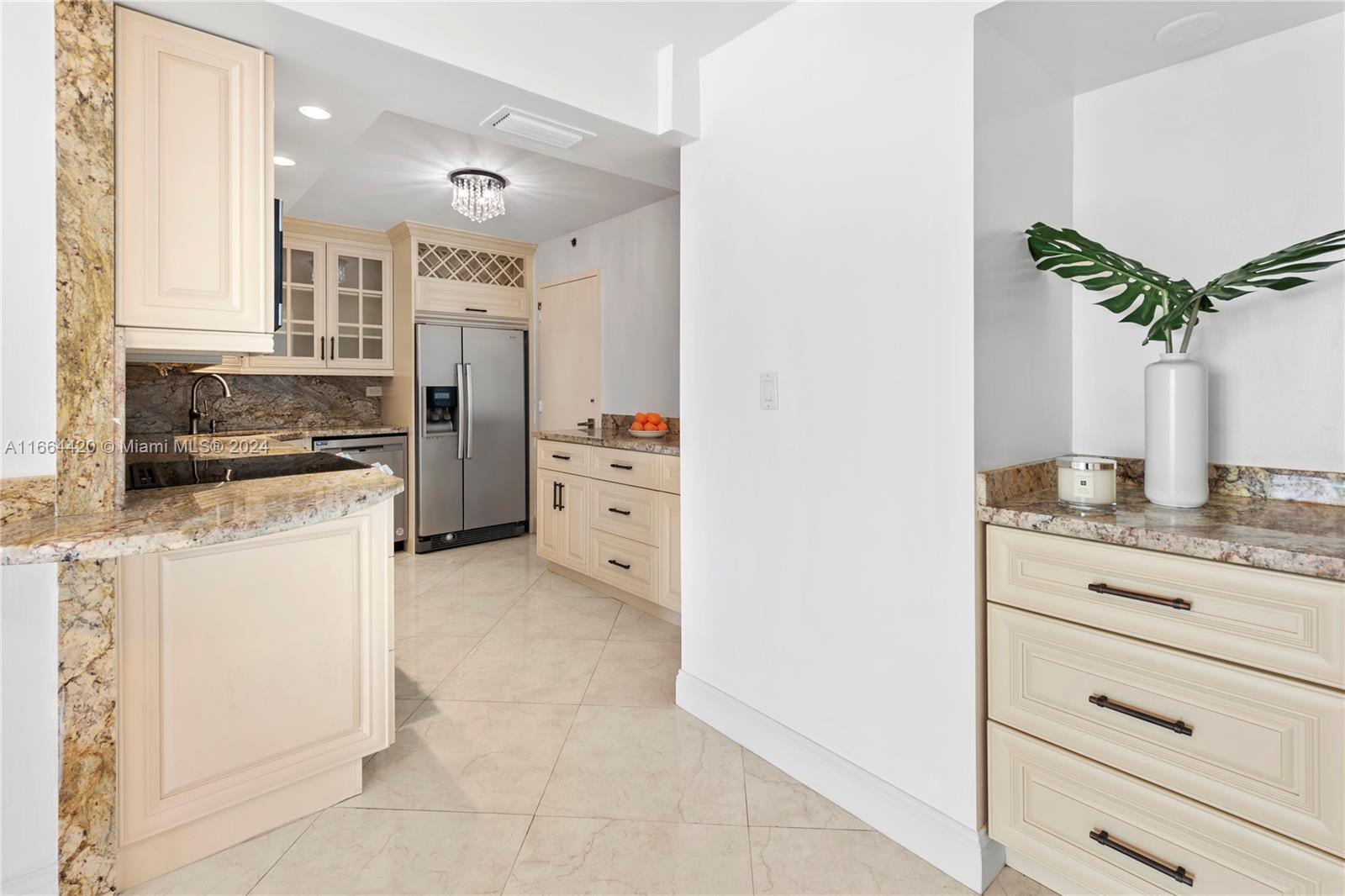 MAISON GRANDE CONDO - Residential