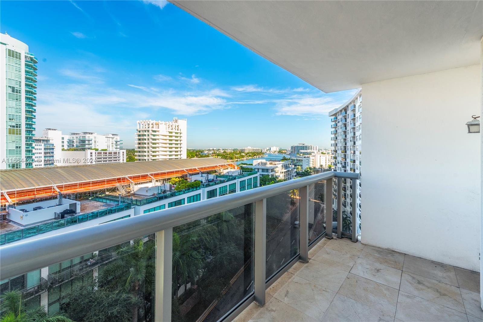 MAISON GRANDE CONDO - Residential