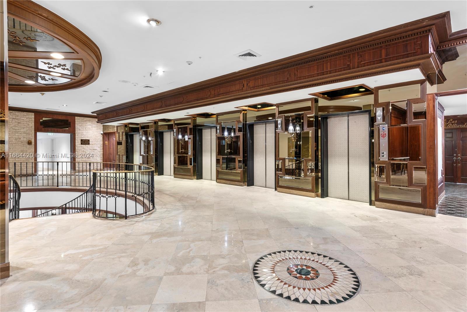 MAISON GRANDE CONDO - Residential