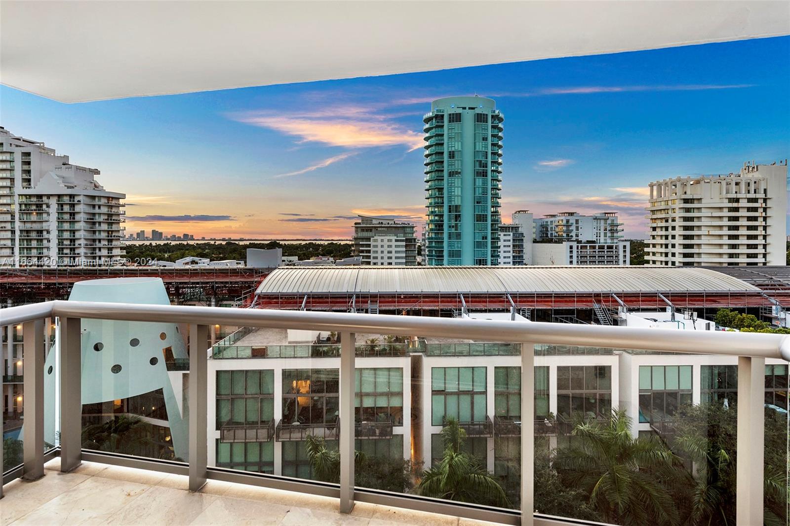 MAISON GRANDE CONDO - Residential