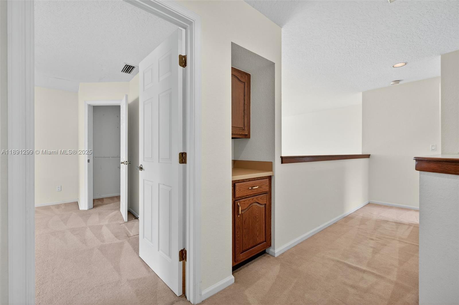 WOODSIDE VILLAGE SEC ONE - Residential