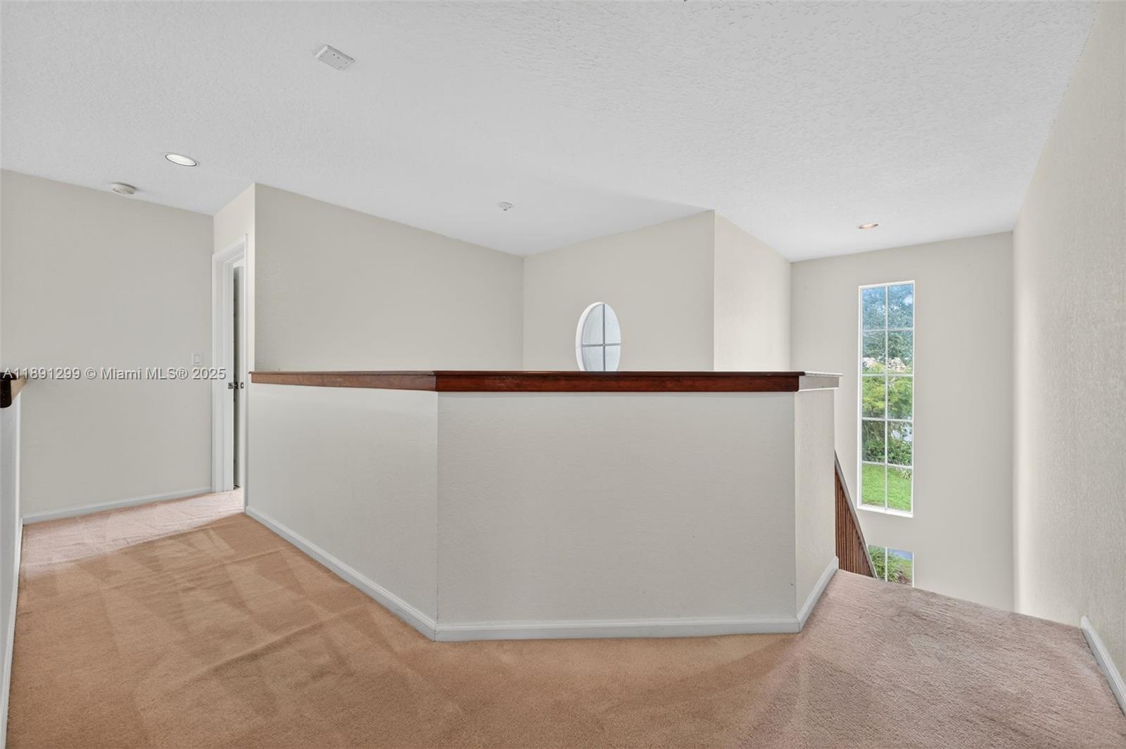 WOODSIDE VILLAGE SEC ONE - Residential