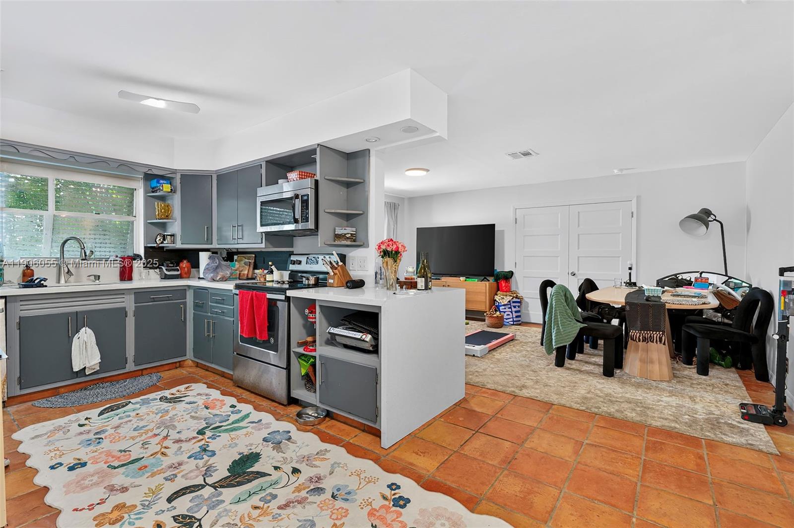 LAKE RIDGE - Residential Income