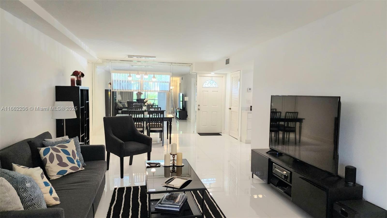 HOLLYBROOK GOLF AND - Residential