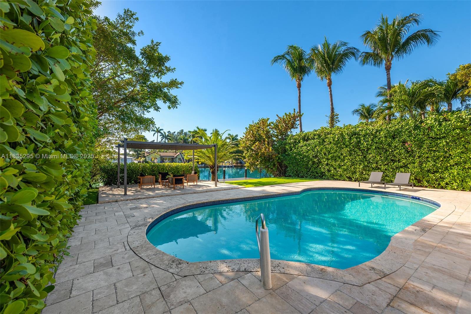 410 S Shore Dr