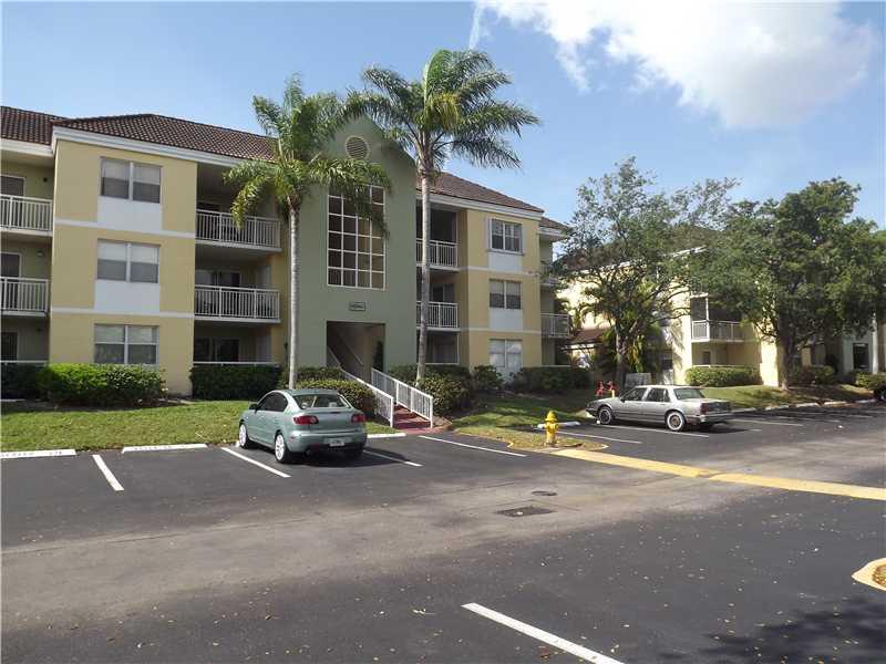 SPACIOUS TWO BEDROOM - TWO BATHROOM IN GATED COMMUNITY LOCATED IN CUTLER BAY. COMMUNITY OFFERS PLAYGROUNDS, CLUBHOUSE, TENNIS COURTS AND GORGEOUS POOL OVERLOOKING LAKE. UNIT IS LOCATED MINUTES FROM BLACK POINT MARINA, WALKING/BIKING TRAILS ALONG OLD CUTLE R ROAD, GREAT SCHOOLS, US1, TURNPIKE AND NEARBY SHOPPING CENTERS - TURNPIKE OFFERS QUICK ACCESS TO HOMESTEAD HOSPITAL AND NOT TOO FAR DOWN - THE KEYS - GREAT FOR A WEEKEND GETAWAY. EASY TO SHOW.