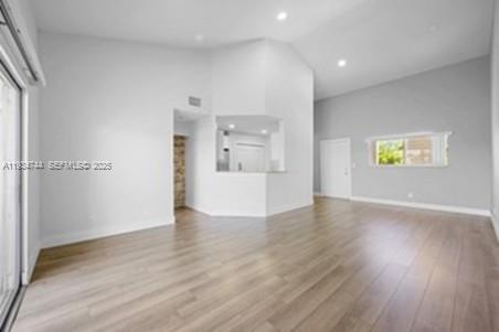 SUMMER LAKE - Residential