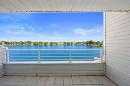 SUMMER LAKE - Residential