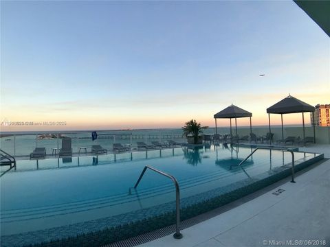 218 SE 14th St 1006 Miami FL 33131