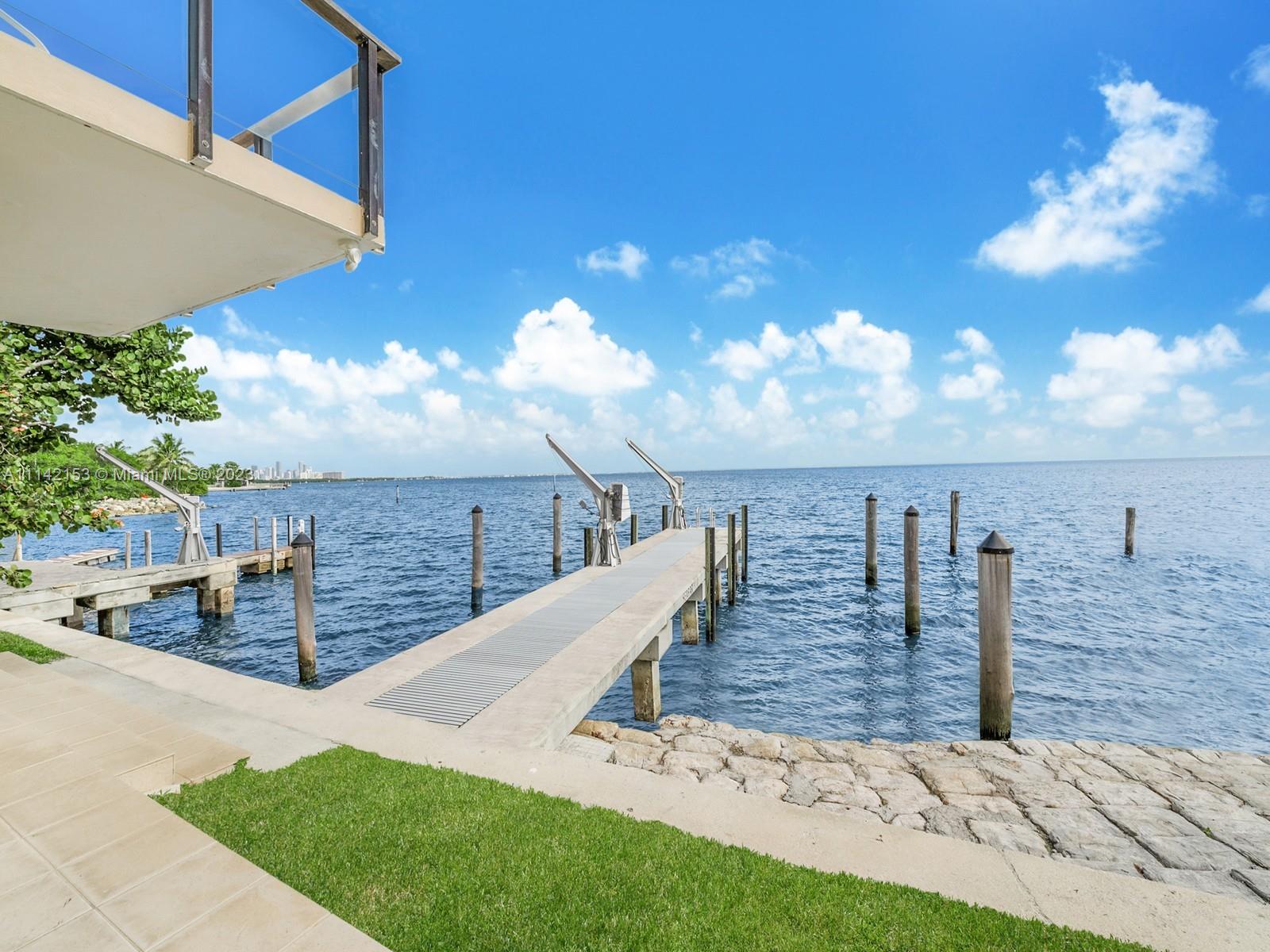 BAY HOMES SUB DB 338-23 - Residential