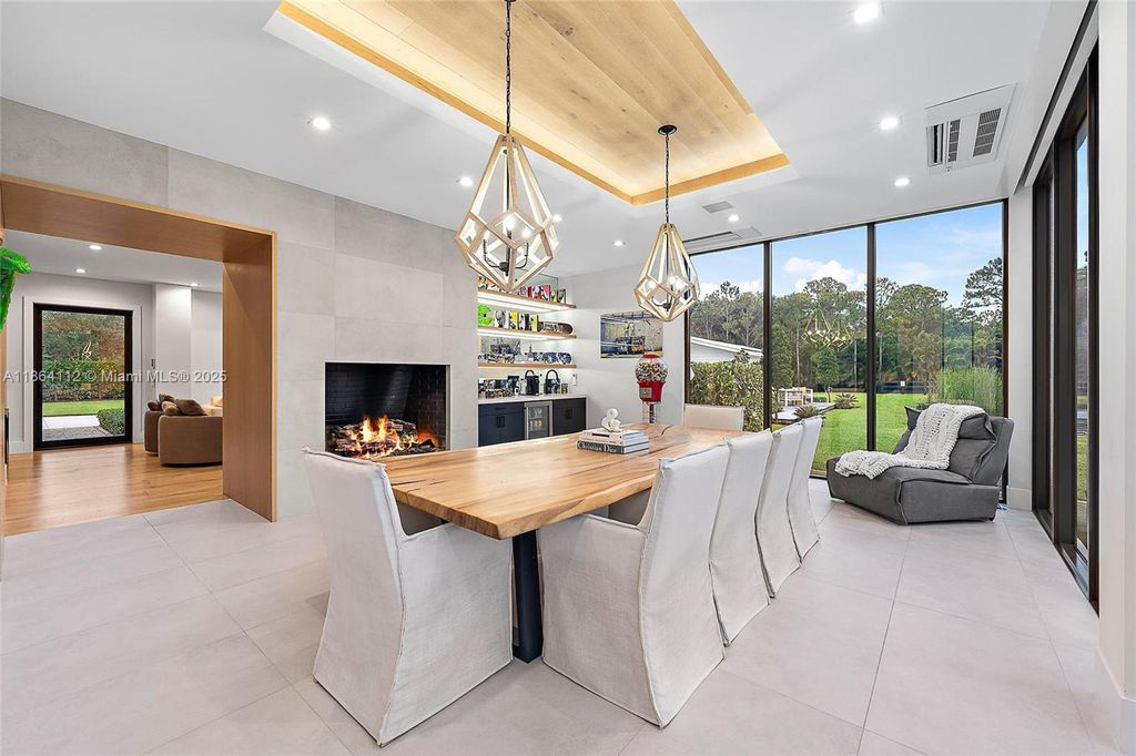 Photo of 13411 Fox Croft Ln, Palm Beach Gardens, FL 33418 (MLS # A11864112)