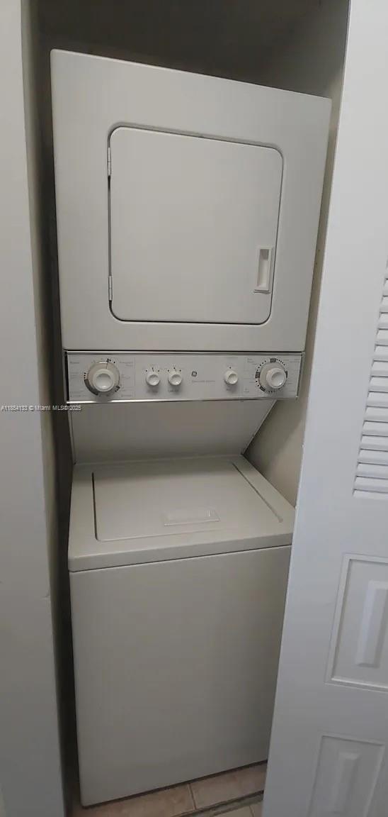 NAPOLI GARDENS AT CORAL S - Residential Lease