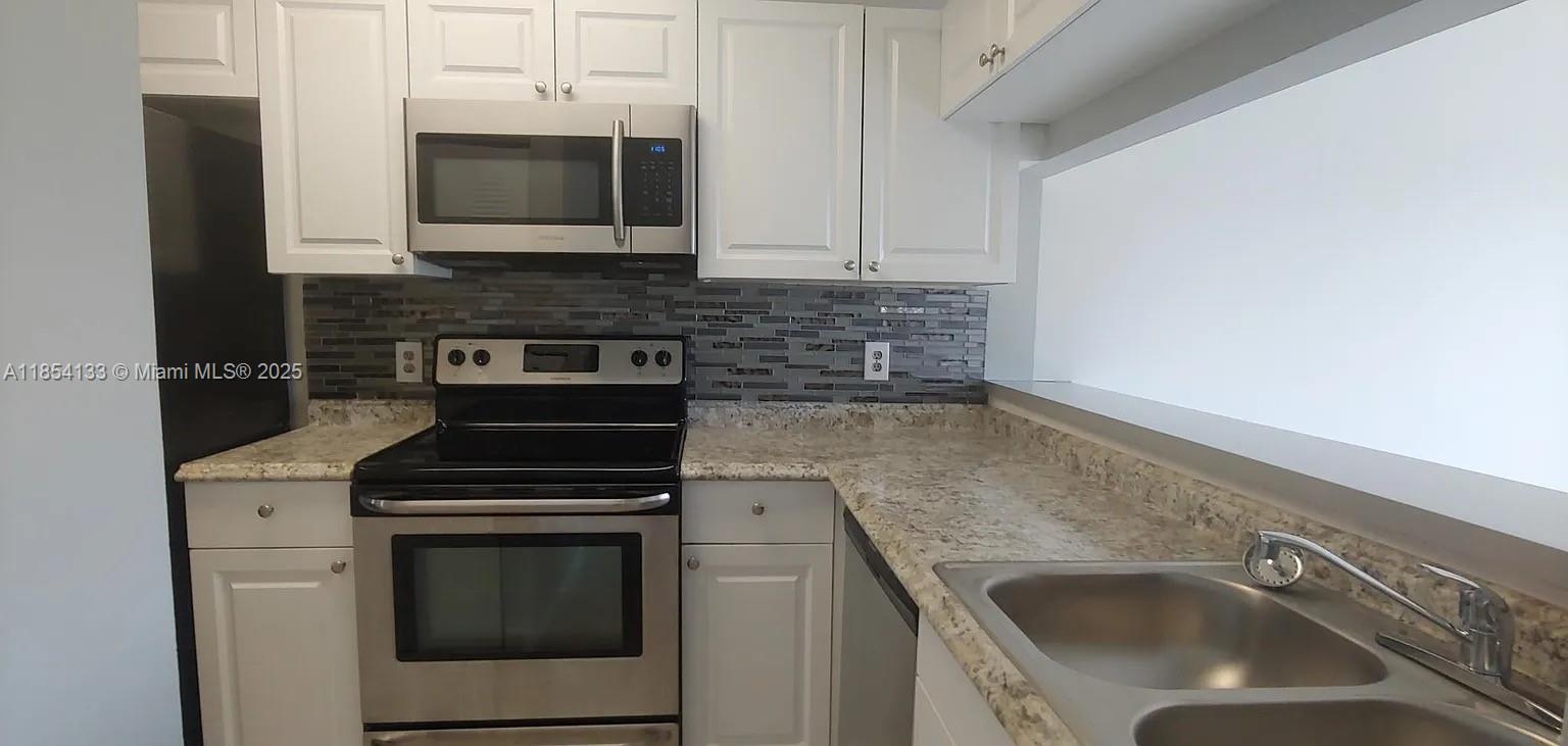 NAPOLI GARDENS AT CORAL S - Residential Lease