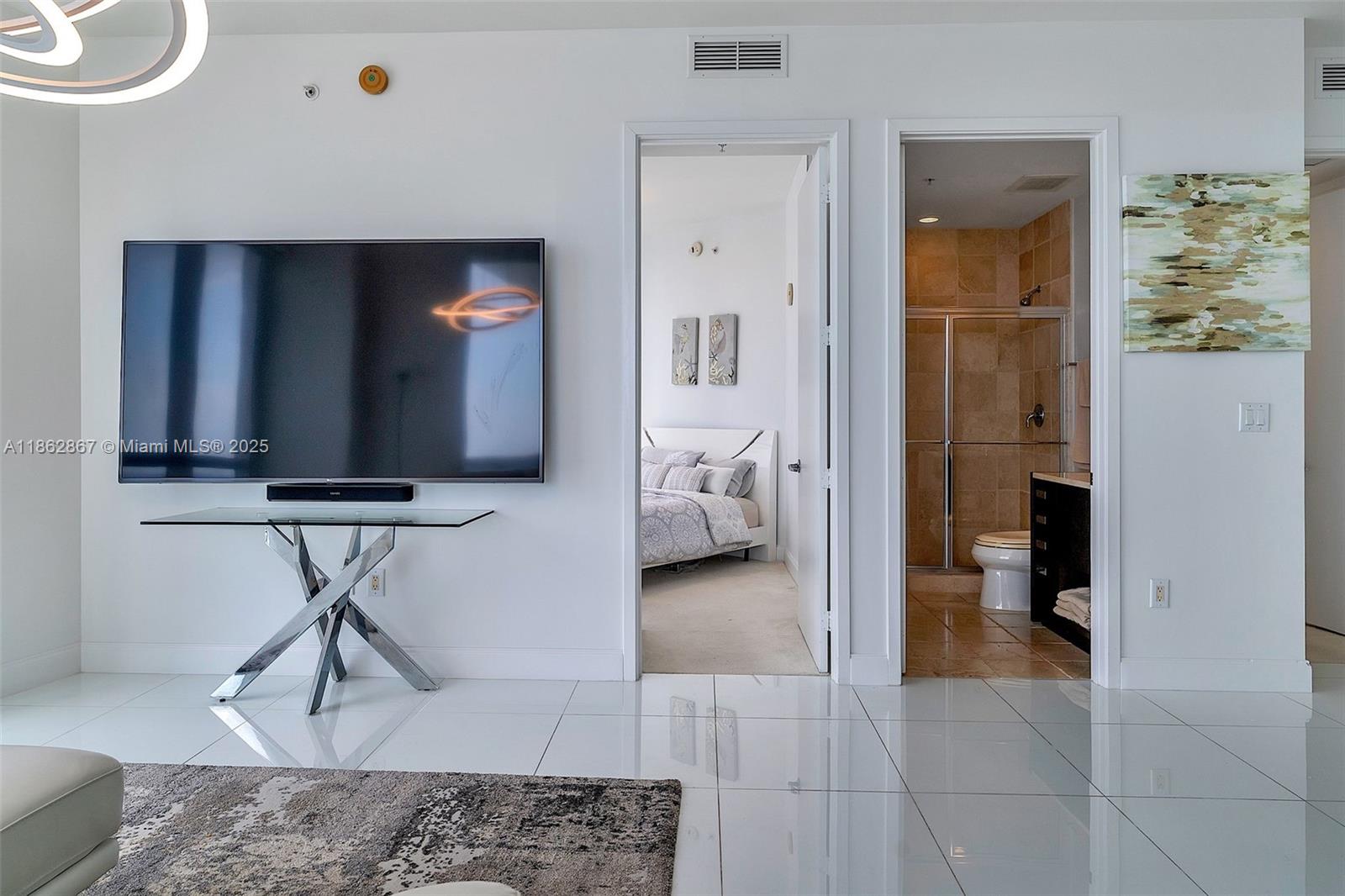 TRUMP ROYALE CONDO - Residential