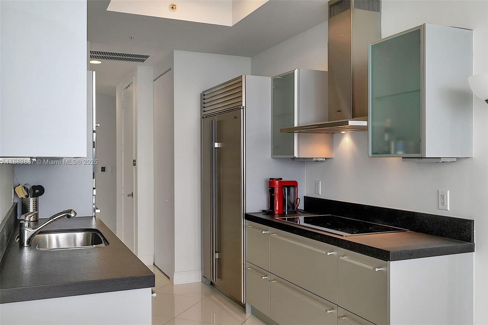 TRUMP ROYALE CONDO - Residential